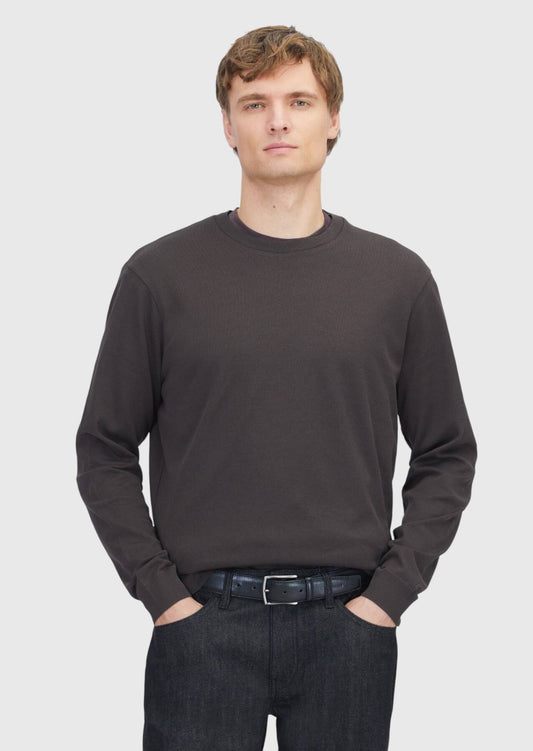 Braunes, schlichtes Sweatshirt mit Rundhalsausschnitt