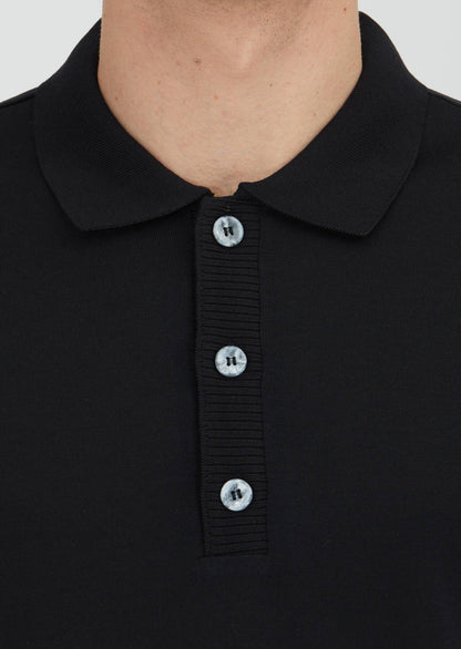 Schwarzes Polohemd aus 100% Baumwolle