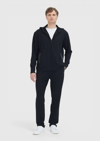 Schwarzer Kapuzenpullover, schlicht