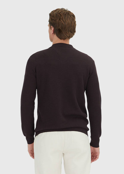 Strickpullover in Pflaumenfarben