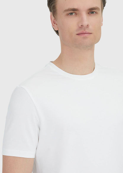 Weißes, schlichtes T-Shirt mit Rundhalsausschnitt aus Baumwollmischgewebe