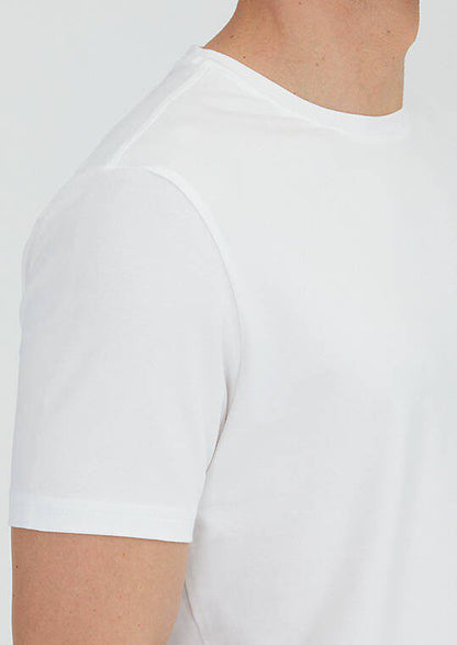 Weißes, schlichtes T-Shirt mit Rundhalsausschnitt aus Baumwollmischgewebe