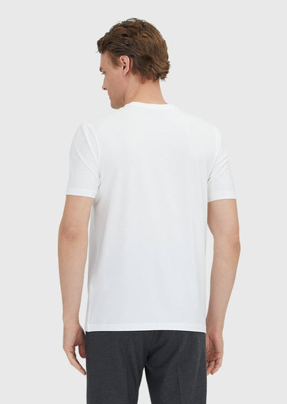 Weißes, schlichtes T-Shirt mit Rundhalsausschnitt aus Baumwollmischgewebe