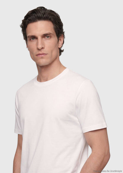 Weißes schlichtes T-Shirt