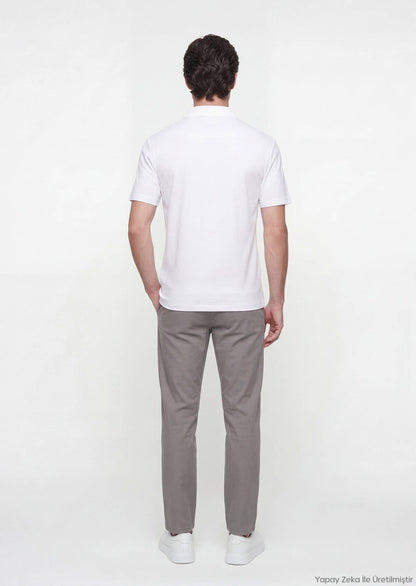 Weißes schlichtes T-Shirt