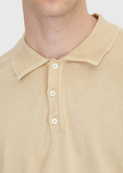 Gelbes Strickoberteil