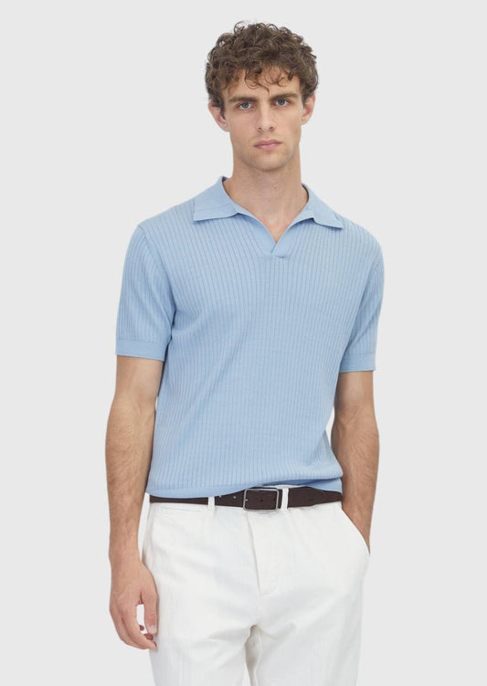 Hellblaues Strickoberteil