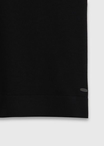 Schwarze Strickmode