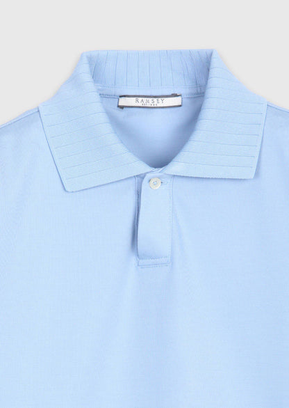 Mittleres Blaues Unifarben T-Shirt