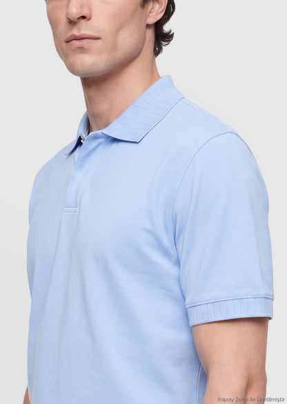 Mittleres Blaues Unifarben T-Shirt