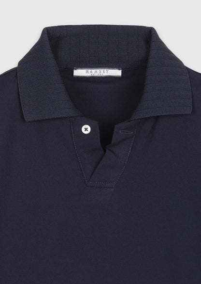 Marineblaues schlichtes T-Shirt