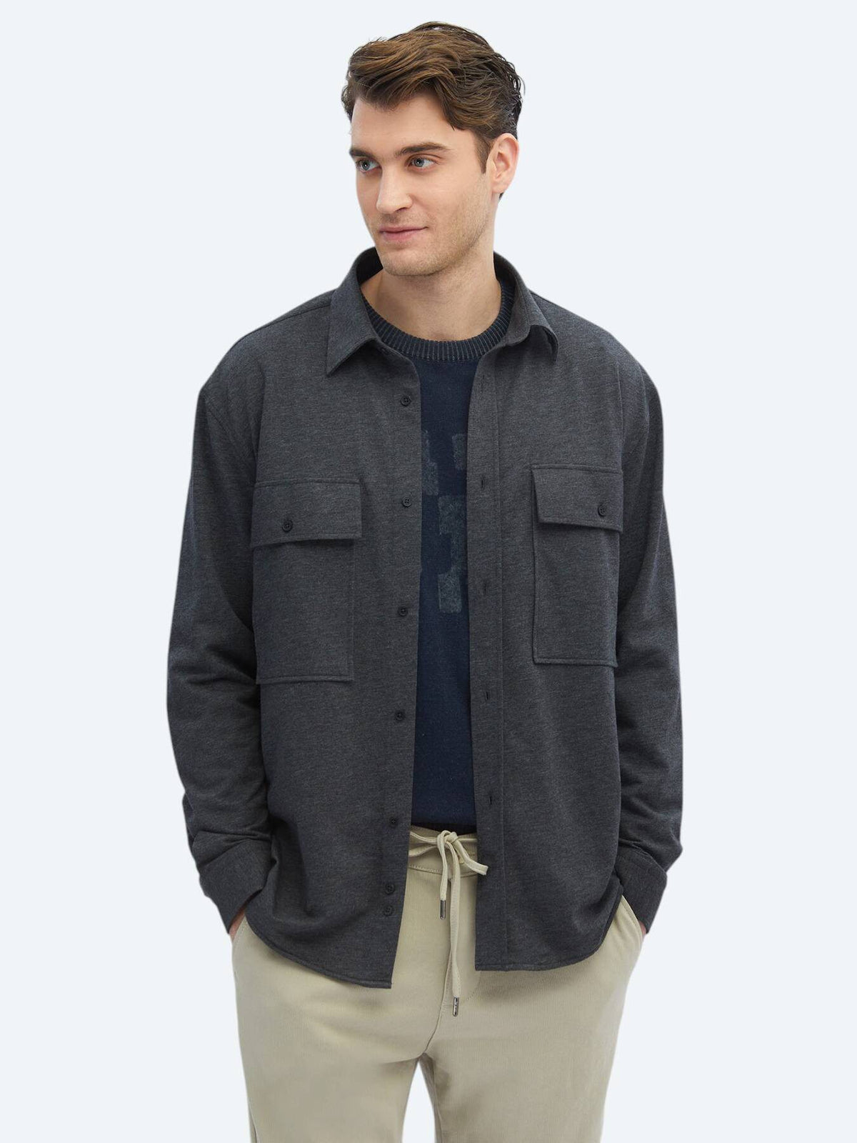 Kohlefarbiges Oversize Strickshirt aus Baumwolle