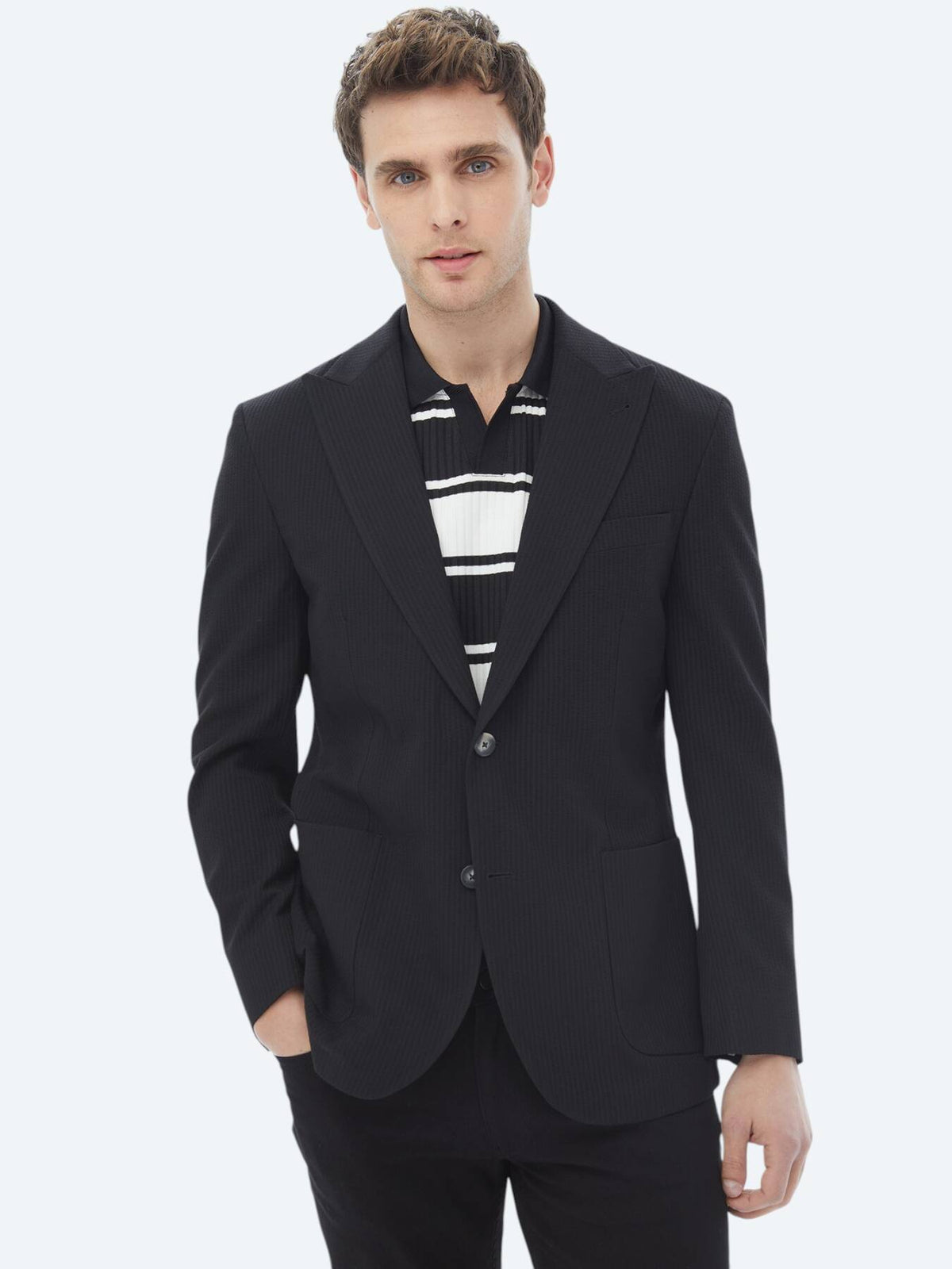 Gestreifte Jacke aus Baumwollmischung in moderner Passform