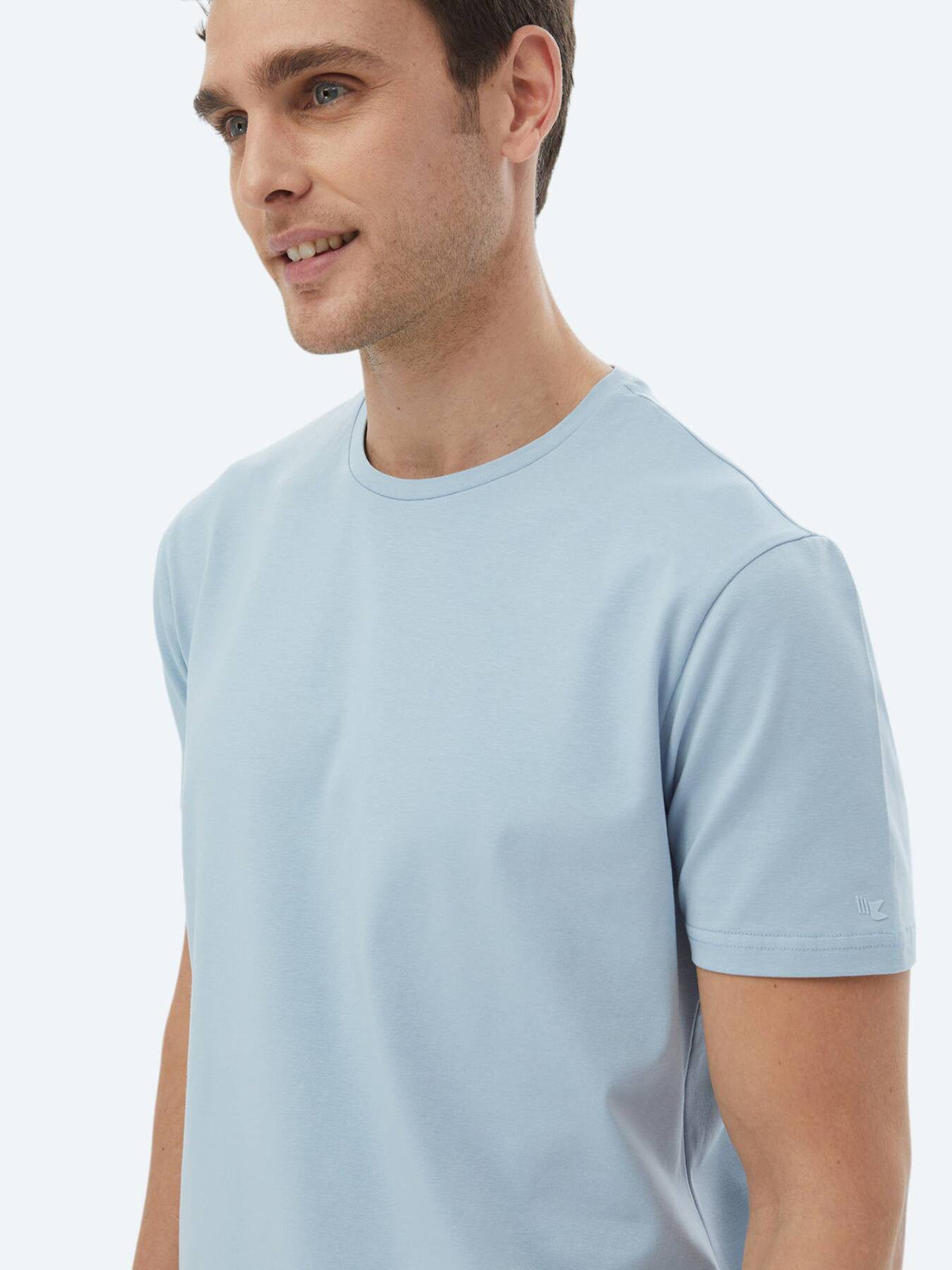 Schlichtes T-Shirt aus Baumwollmischung mit Rundhalsausschnitt