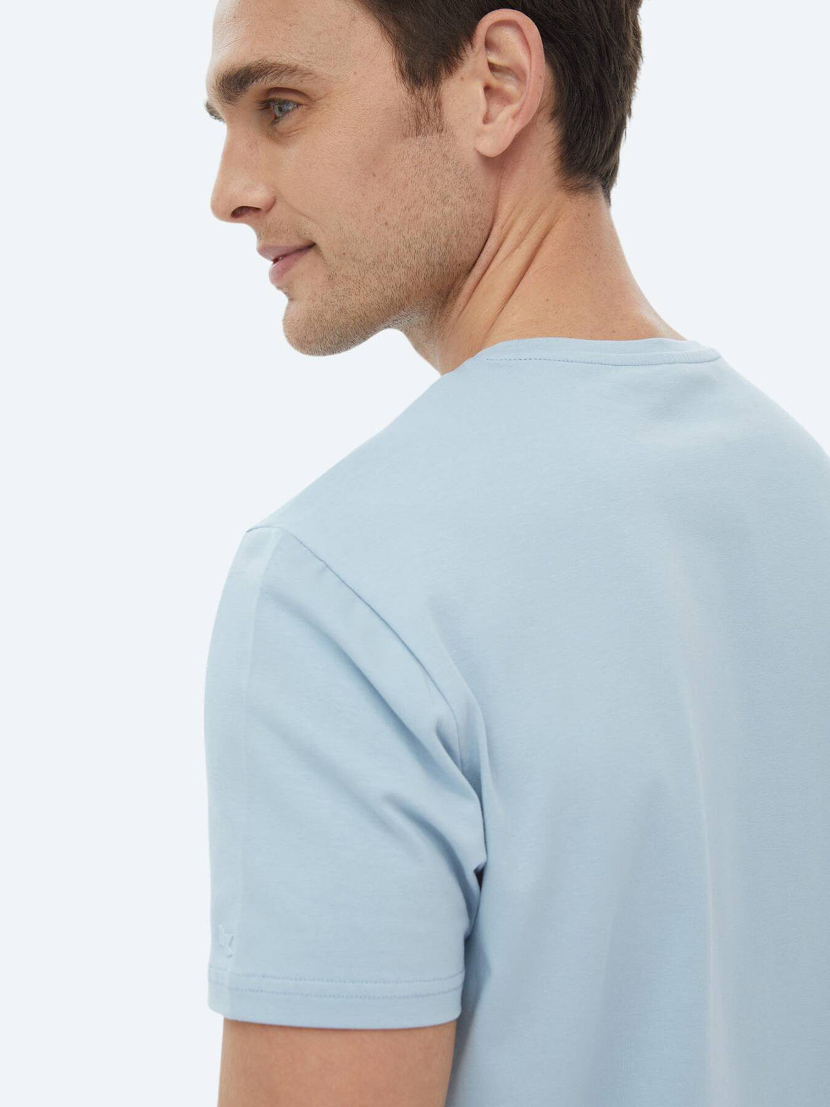 Schlichtes T-Shirt aus Baumwollmischung mit Rundhalsausschnitt