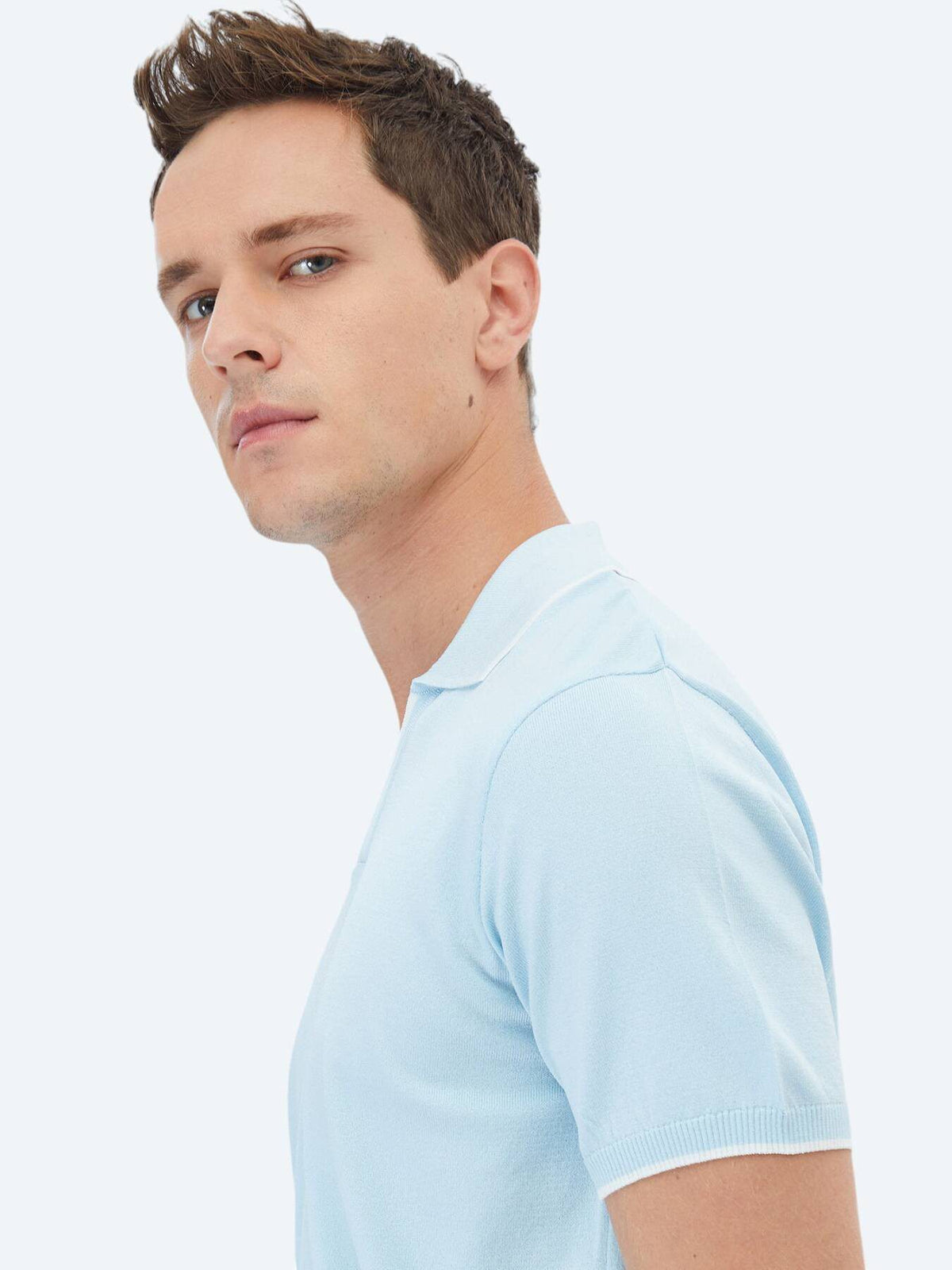 Rollkragenpullover aus schlichtem Strick