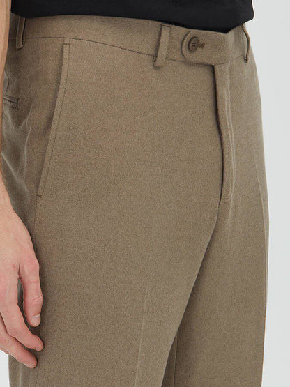 Klassische Hose mit figurbetonter Passform und Leinenbindung