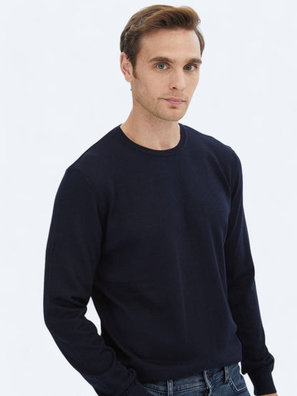 Strickpullover aus Wollmischung mit Rundhalsausschnitt und schlichtem Strick
