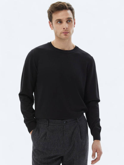 Strickpullover aus schlichter Baumwollmischung mit Rundhalsausschnitt