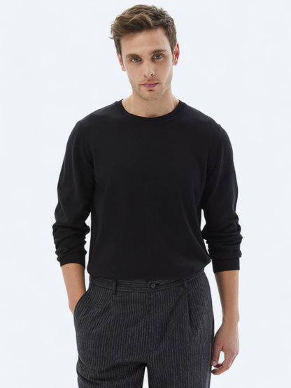 Strickpullover aus schlichter Baumwollmischung mit Rundhalsausschnitt
