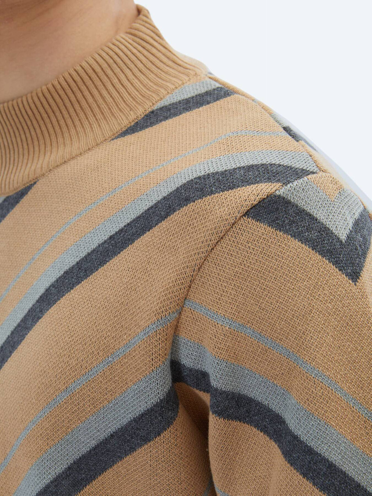 Gemusterter Strickpullover aus Baumwollmischung