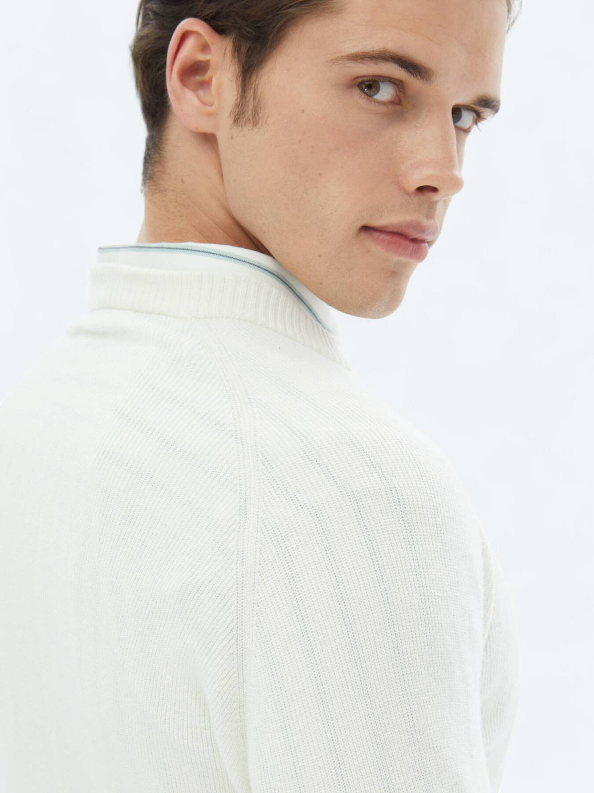 Gemusterter Strickpullover mit Rundhalsausschnitt