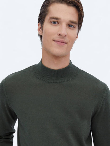 Strickpullover aus schlichter Wollmischung