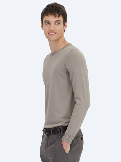 Rundhals Pullover aus Strick