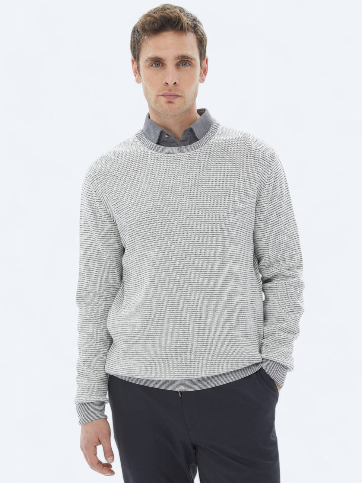 Gemusterter Strickpullover aus Baumwollmischung mit Rundhalsausschnitt