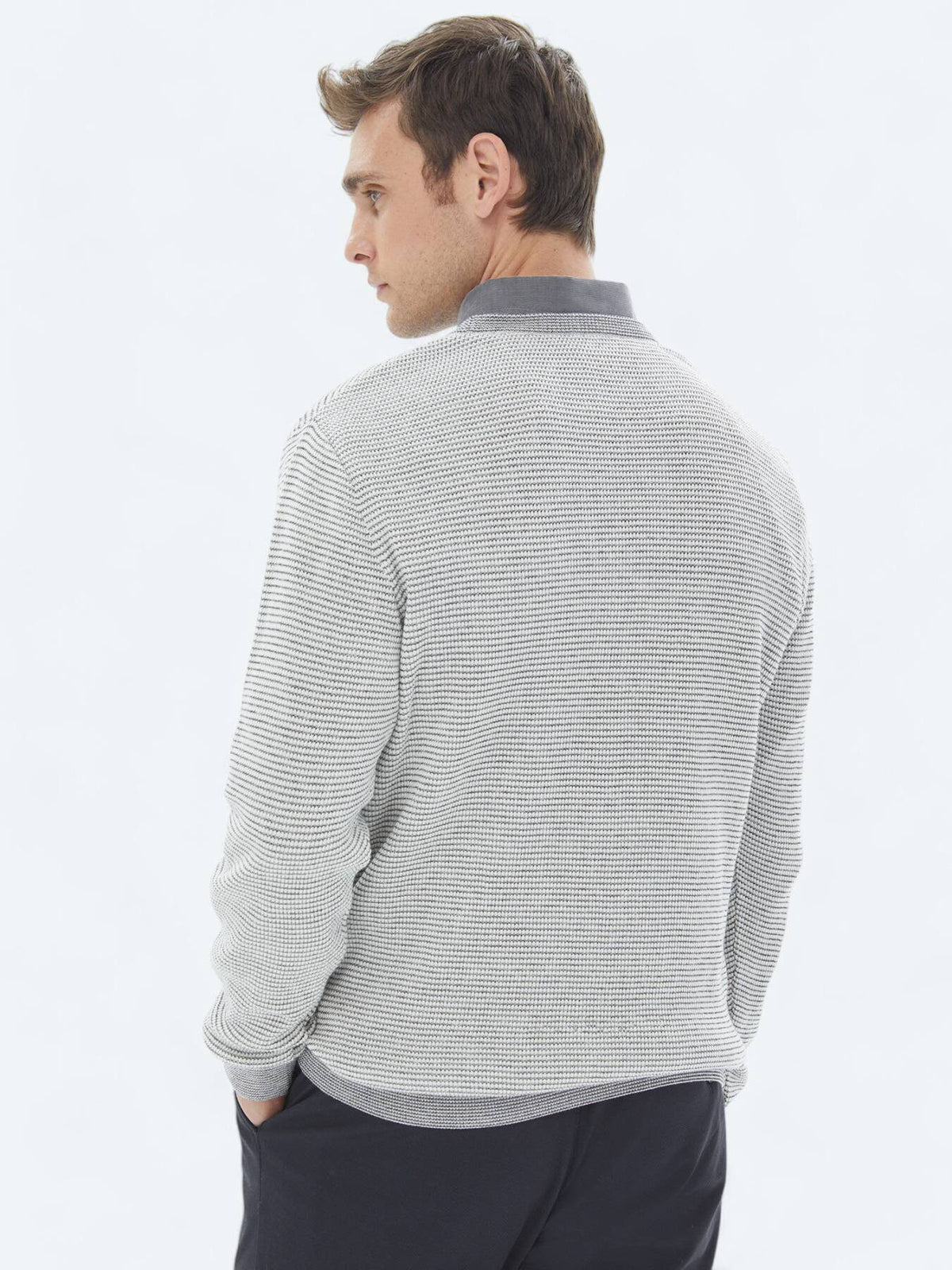 Gemusterter Strickpullover aus Baumwollmischung mit Rundhalsausschnitt