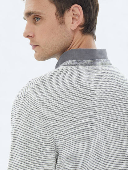 Gemusterter Strickpullover aus Baumwollmischung mit Rundhalsausschnitt