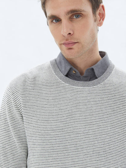 Gemusterter Strickpullover aus Baumwollmischung mit Rundhalsausschnitt