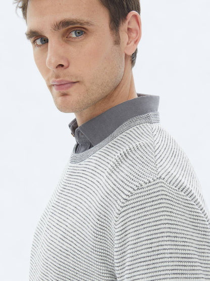Gemusterter Strickpullover aus Baumwollmischung mit Rundhalsausschnitt