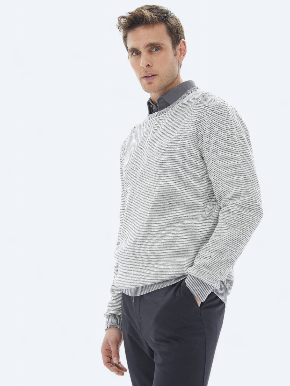 Gemusterter Strickpullover aus Baumwollmischung mit Rundhalsausschnitt