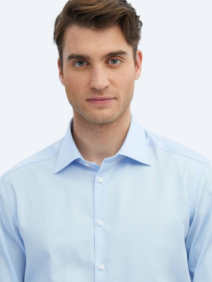 Schlichtes, schmal geschnittenes, gewebtes, klassisches Hemd aus 100 % Baumwolle