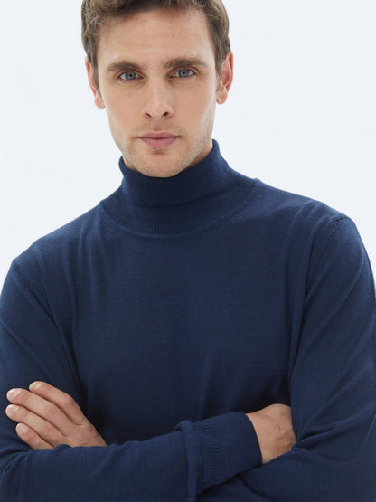 Strickpullover aus Wollmischung mit durchgehendem Rollkragen und schlichtem Strick