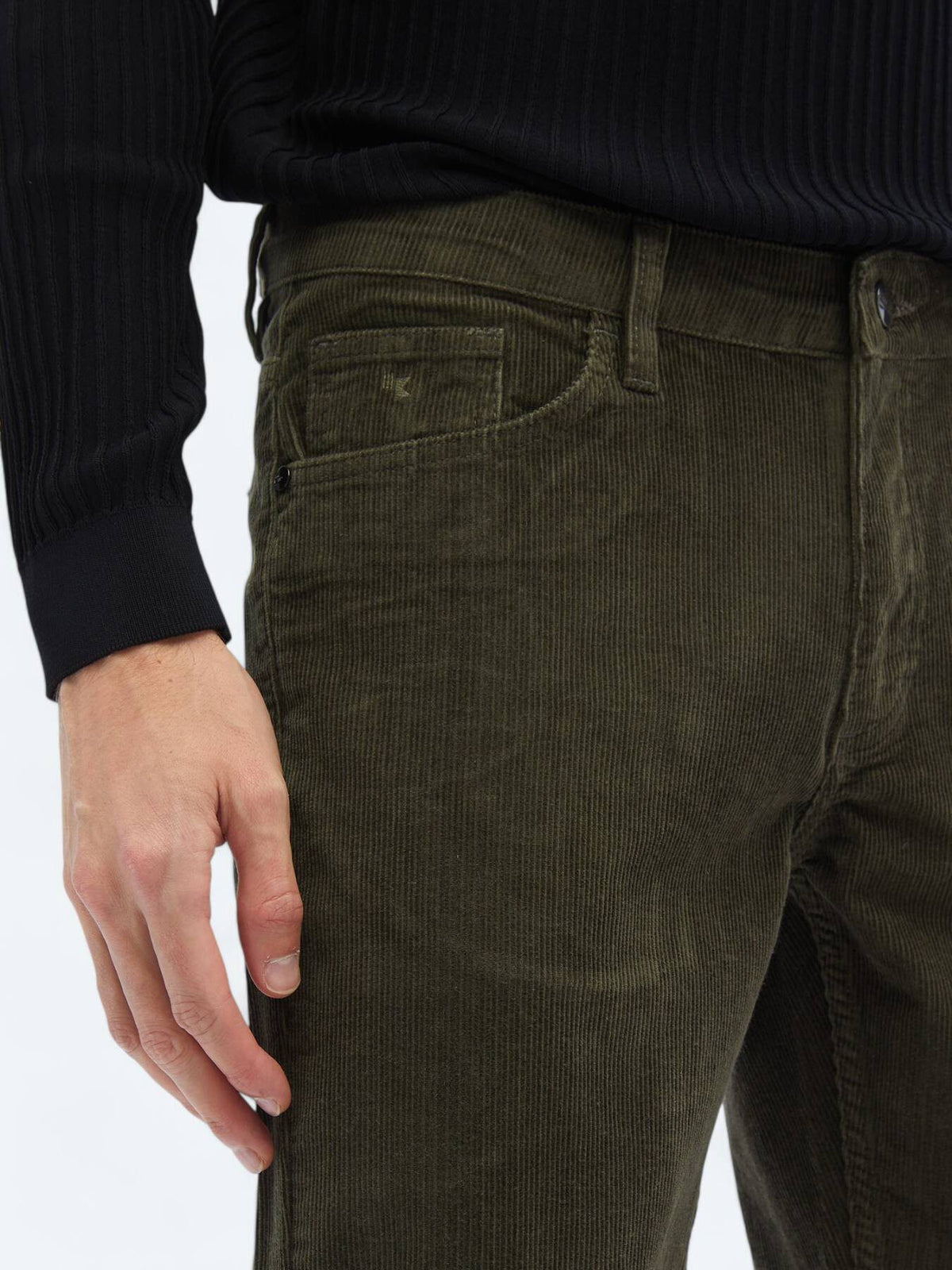 Gewebte schmale Velours-Hose aus Baumwolle