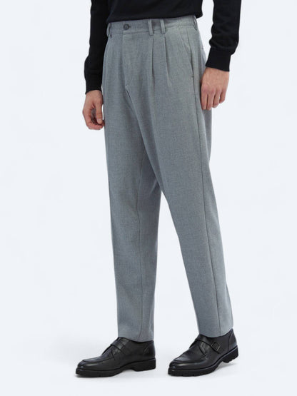 Gewebte Freizeithose im Carrot-Fit