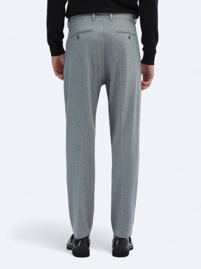 Gewebte Freizeithose im Carrot-Fit