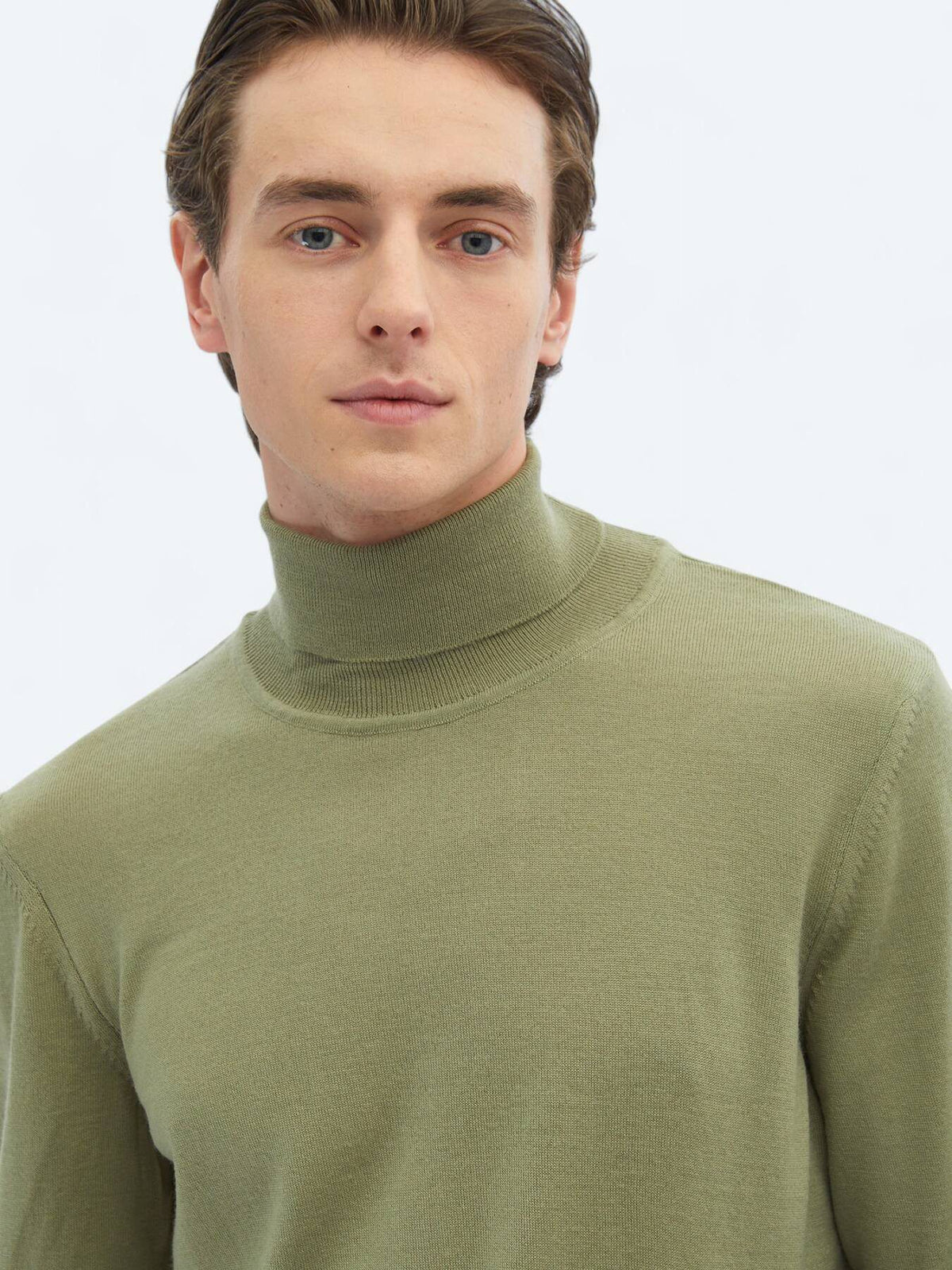 Strickpullover aus schlichter Wollmischung