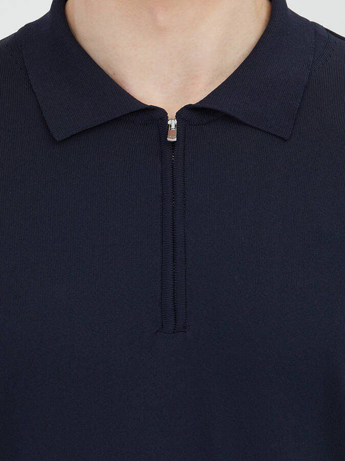 Rollkragenpullover aus schlichtem Strick