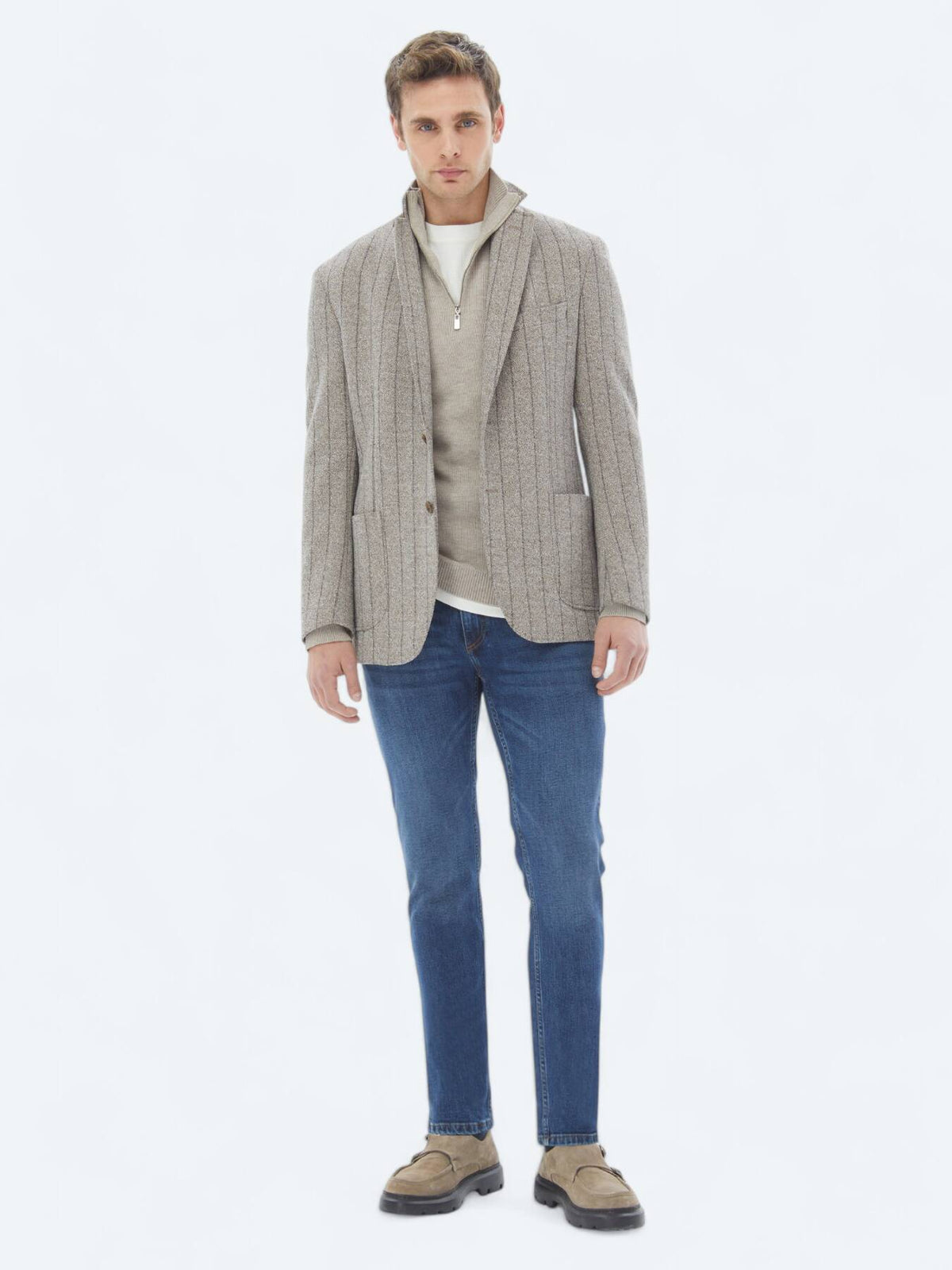 Gestreifte, modern geschnittene Strickjacke aus Baumwollmischung