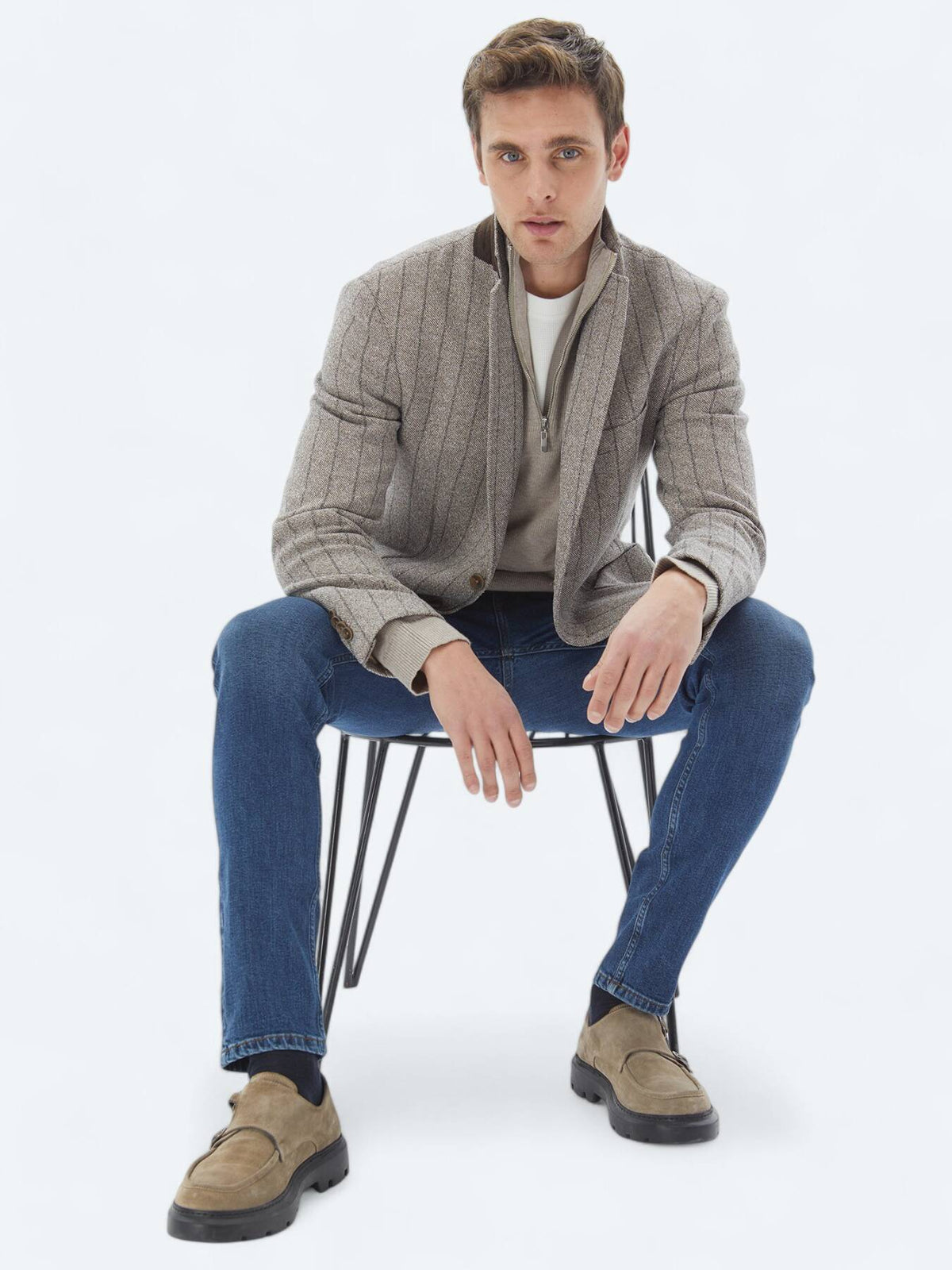 Gestreifte, modern geschnittene Strickjacke aus Baumwollmischung