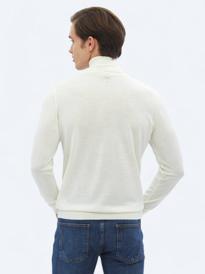 Strickpullover aus schlichter Wollmischung