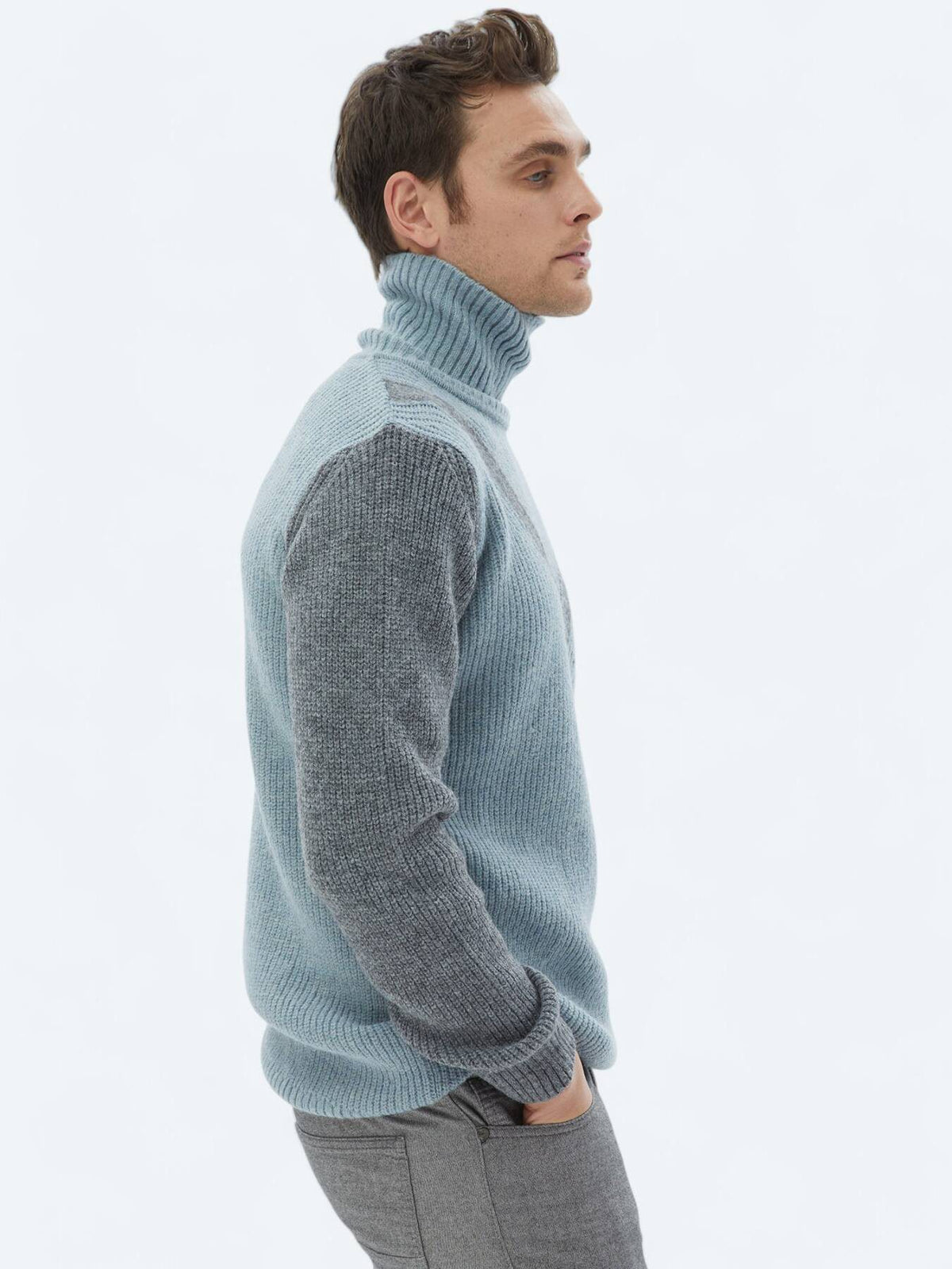 Gemusterter Strickpullover aus Wollmischung mit durchgehendem Rollkragen