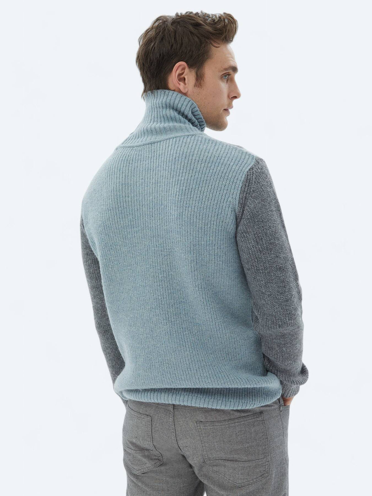 Gemusterter Strickpullover aus Wollmischung mit durchgehendem Rollkragen