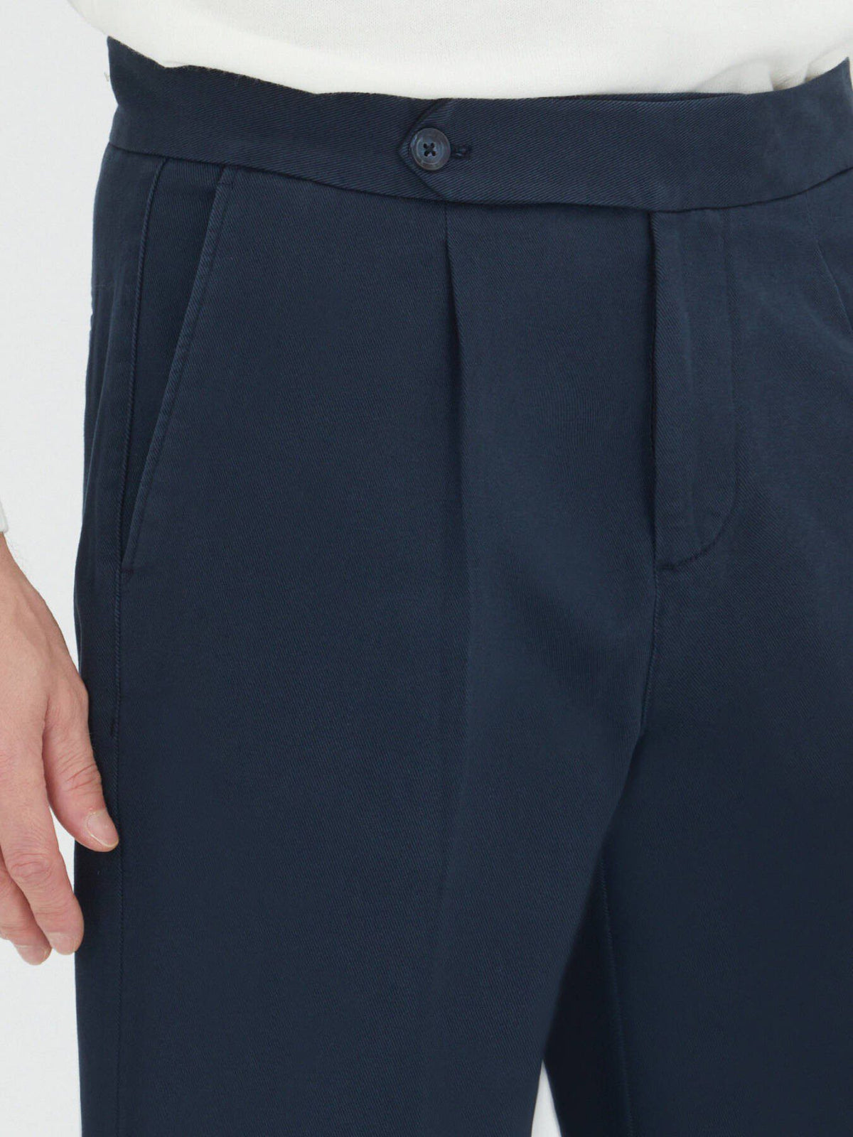 Lässige Hose aus gewebter Carrot-Passform aus Baumwollmischung