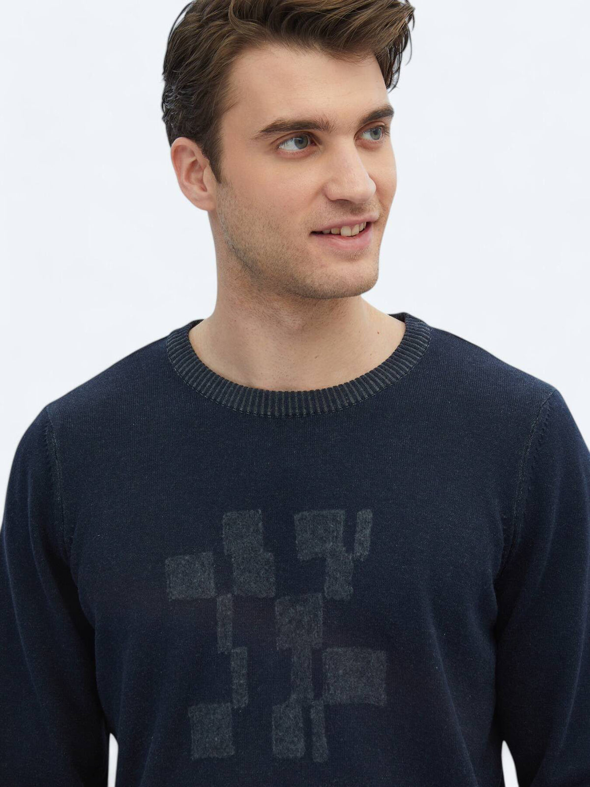 Gemusterter Strickpullover aus Baumwollmischung mit Rundhalsausschnitt