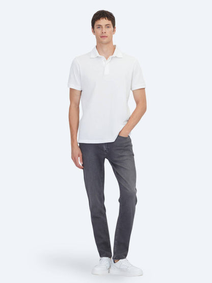 Schlichtes T-Shirt mit Polokragen