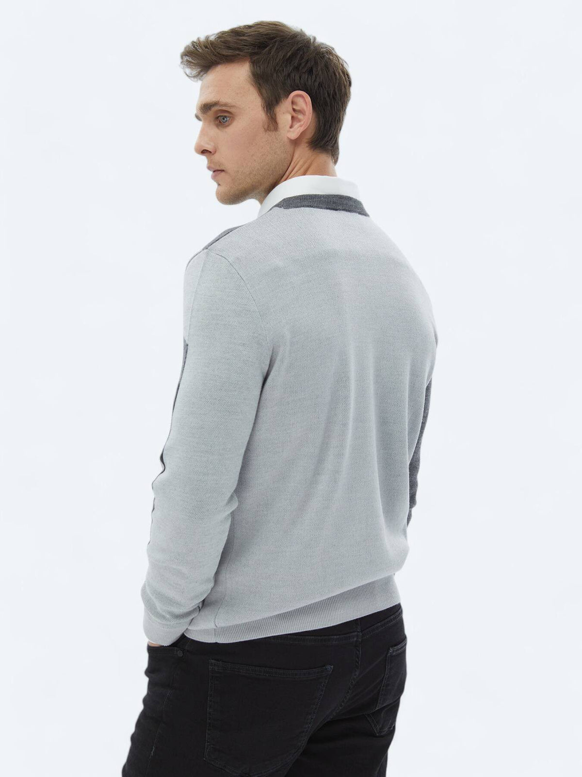 Gemusterter Strickpullover aus Wollmischung mit Rundhalsausschnitt